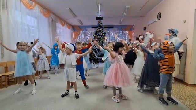 Танец "Снежная вечеринка", подготовительная группа