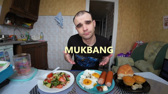 МУКБАНГ САРДЕЛЬКИ / ЯИЧНИЦА / САЛАТ/ МАФФИНЫ И ШОКОЛАД НА ДЕСЕРТ / MUKBANG EATING ASMR АСМР