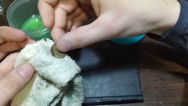 Как чистить серебряные монеты? Чистка монет в лимонном соке.