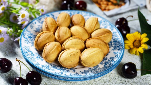 Печенье «Орешки» со сгущенкой в мультипекаре - рецепт шаг за шагом