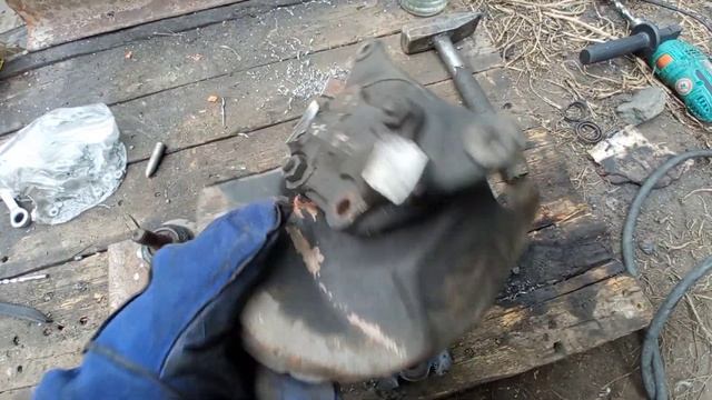 Передний ведущий мост- узел качания