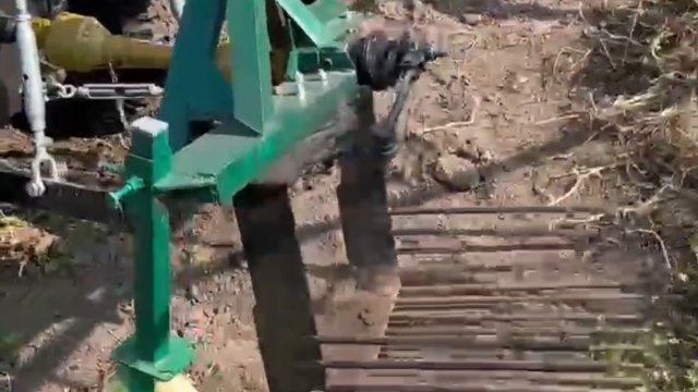 Как сделать картофелекопалку "утиный хвост" на минитрактор размеры и тд. Картофелекопалка своими рук