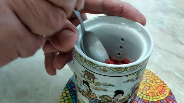 Чай из свежих ягод барбариса