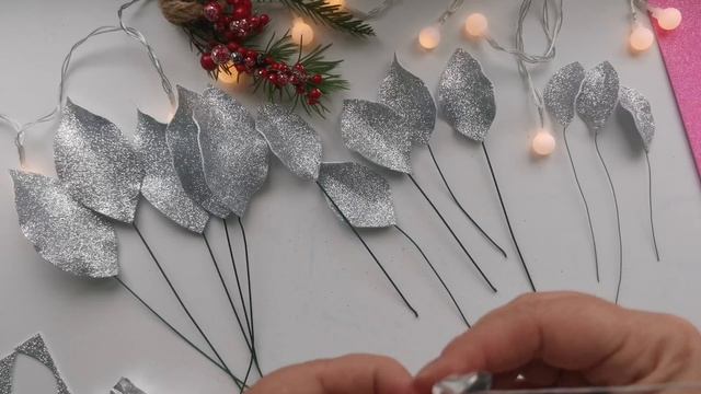 Показываю как сделать Цветок из фоамирана на ёлку. Трендовое украшение на новый год