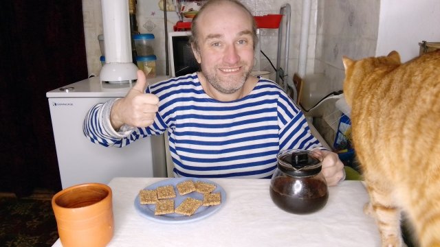 завтрак с Рыжулей. спасибо за донат. пойдем в храм. мукбанг. обжор. еда на камеру. диета. шизофрения