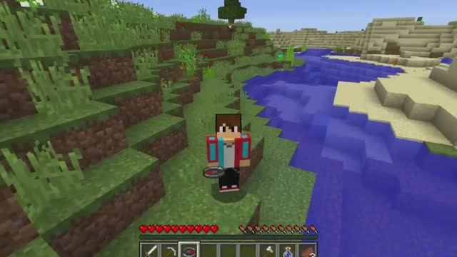 ПОЧЕМУ ЭТОТ ЖИТЕЛЬ ЖИВЁТ
В САМОМ ОПАСНОМ МЕСТЕ В
МАЙНКРАФТ | Компот Minecraft