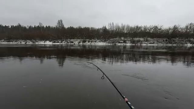 Проверка первого льда и рыбалка с лодки.