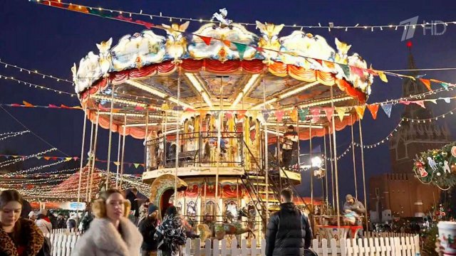 На Красной площади открылся ГУМ-каток.