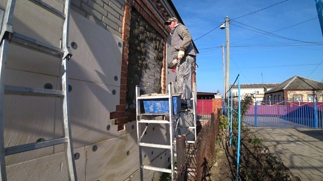 ЗАКУПИЛСЯ УТЕПЛИТЕЛЕМ НА ВЕСЬ ДОМ /ТЕПЕРЬ ПОРАБОТАЕМ/ СТЕНА АМК ГОТОВА ПРИШЛОСЬ ШТУКАТУРИТЬ