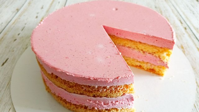 Клубничный торт с пышным суфле! Рецепт лёгкого торта из клубники.