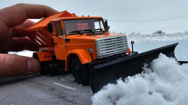 Снегоуборрчная машина ЗИЛ 4333 КО 829 модель 1/43. Про машинки