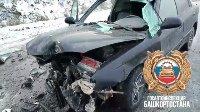Женщина-водитель влетела в экскаватор и разбилась насмерть в Башкирии