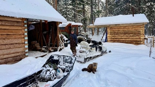 Промысловые будни в тайге. Проверяем капканы на соболя. С колесной техники пересели на гусеничную.