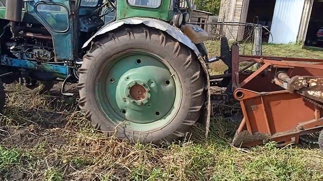 Сельская жизнь, капаем картофель, навесная картофелекопалка, трактор т-40.