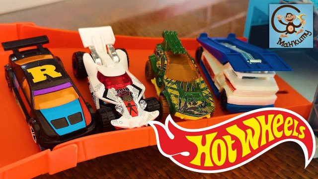 Поделили игрушки машинки Hot Wheels. Дети и машина Хот Вилс. . Манкиту
