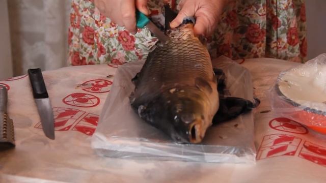 Как почистить рыбу от чешуи, Как почистить рыбу чтобы чешуя не разлеталась