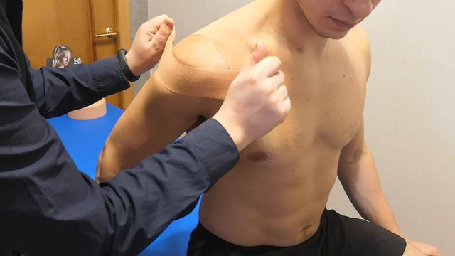 Наложение кинезио тейпа с целью стабилизации плечевого сустава. Стабилизация плечя.