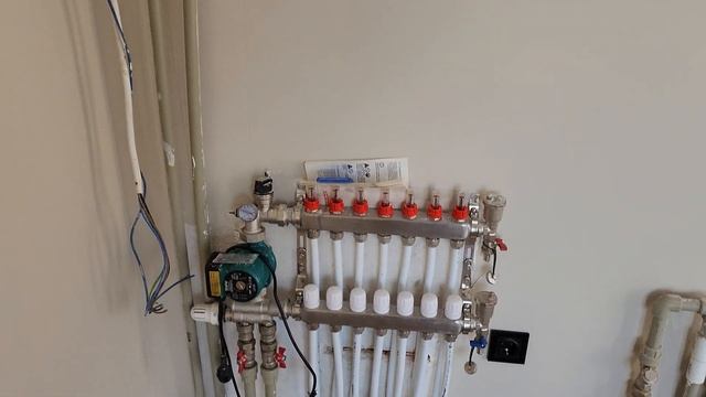 Дом с бассейном в стиле Хай Тек в 15-ти минутах от центра Краснодара.