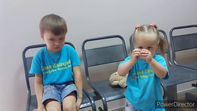 Водила детей в больницу, ставили прививку манту.