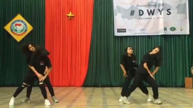 медленный танец для 4 человек)