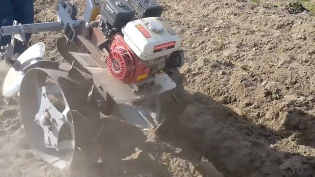 посадка картошки дисковыми окучниками