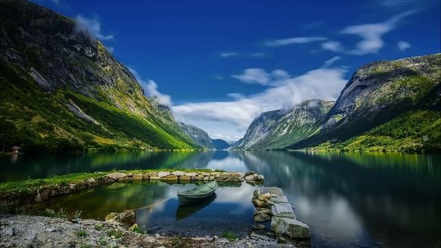 Родители требуют отдать мою квартиру сестре. Истории из жизни