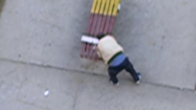 Мужик упал и разбил голову!!!