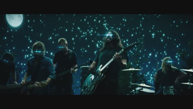 Foo Fighters - The Sky Is A Neighborhood