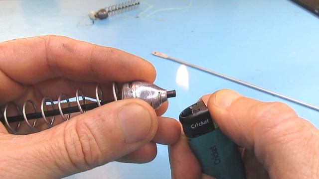 Этой кормушкой я ловлю леща! Очень простая в изготовлении, самодельная пружина для рыбалки!