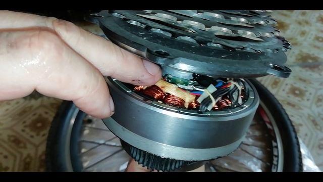 Мотор Колесо после 2000 км Электровелосипеда