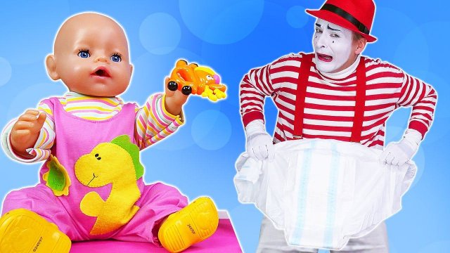 Весёлые игры с БЕБИ БОН - Зачем няньке Baby Born памперс? - Мультики для детей. Смешные видео куклы