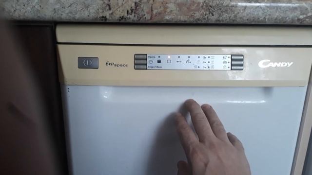 Посудомоечная машина Candy CDP 4609 мигает индикатор Eco и не моет посуду. В чем может быть причина