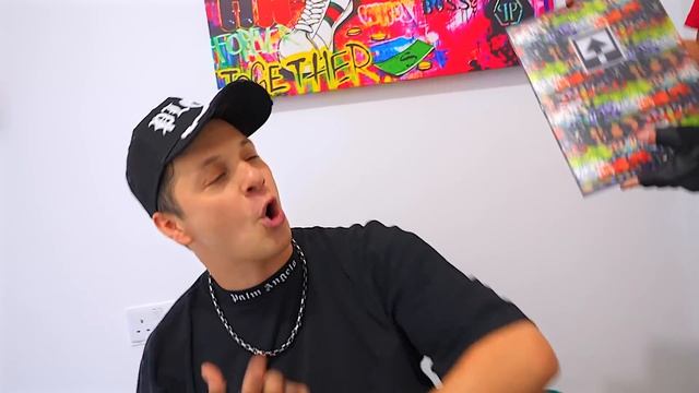 МАЧО vs БОТАН Готовятся к ШКОЛЕ Back To School