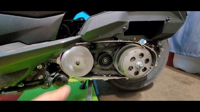Обзор и обслуживание вариатора максискутера Voge Sr 4 max
