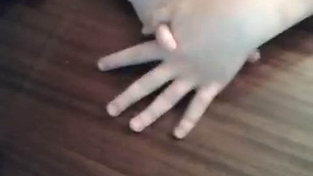 как сломать палец