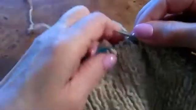 Детский вязаный жилет на 6-7 лет.