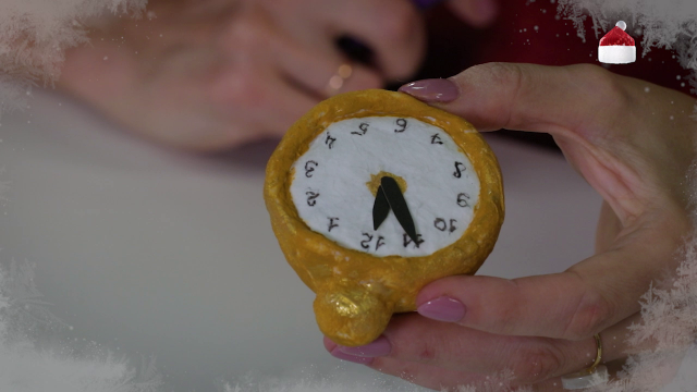 Как сделать игрушку из ваты. Ёлочная игрушка «Часы из ваты». Техника советской игрушки 50-х годов