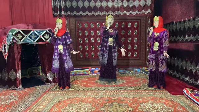 Туркменская песня «Яз гуллер»