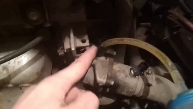 Как поменять термостат без потери антифриза. Рено Логан 2010