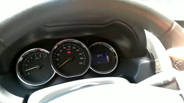 Renault Duster: Зависание датчика уровня топлива