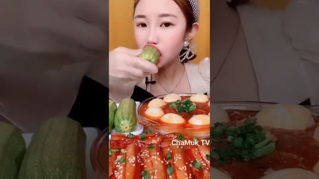 КИТАЙЦЫ ЕДЯТ НА КАМЕРУ!!! 🍝🍝🍝