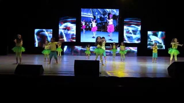 Детский танец-Баку-I like to move it,move it!!! (Старое видео)