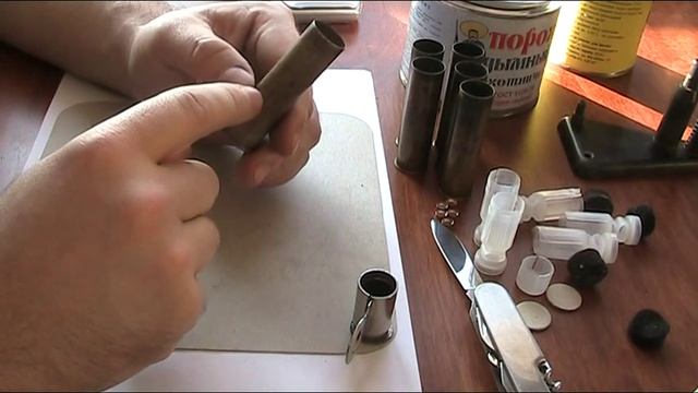 Зарядка патронов 16 калибра дымным порохом и круглой пулей!