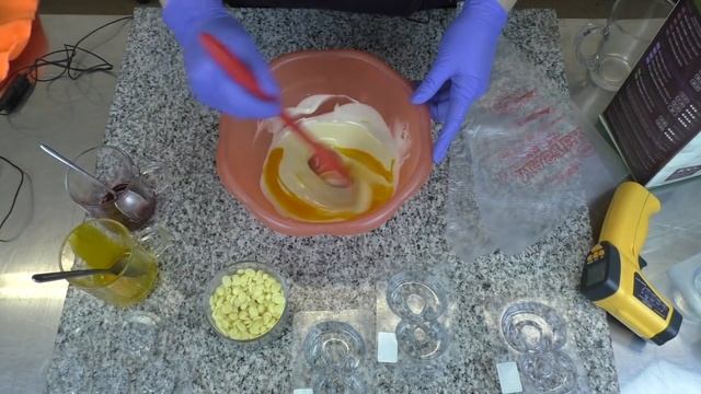 Цветной шоколад Окрашивание и темперирование белого шоколада