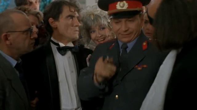 Ширли-мырли Что написано на часах?