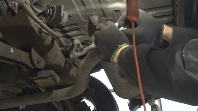 Ремонт трубы глушителя. Новый фланец. Mitsubishi Outlander.