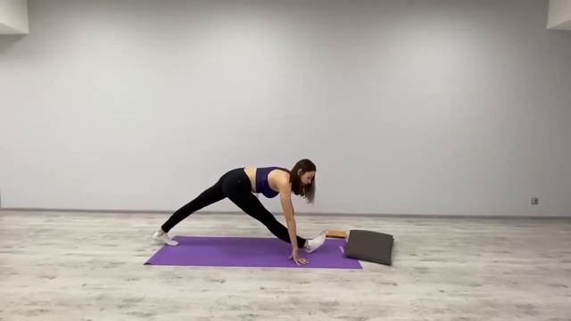 Упражнения на растяжку передней и задней поверхности бедра