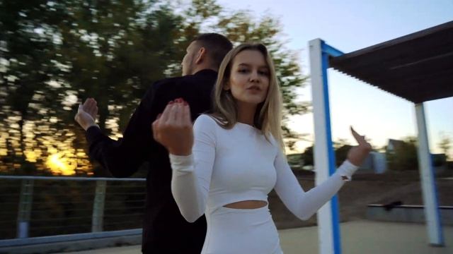 Танцуй как последний раз ( жестовое исполнение )