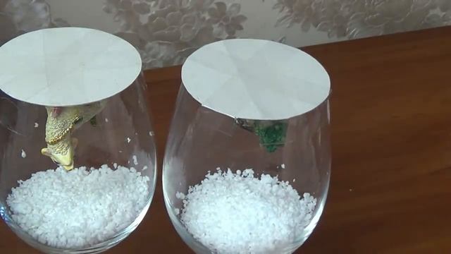 Новогодние украшения своими руками. Подсвечники из бокалов