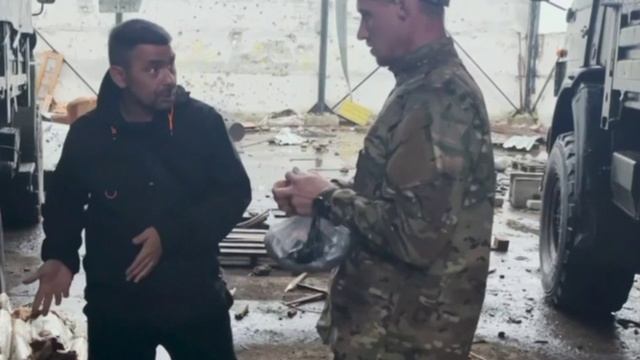 Командир ЧВК «Вагнер» Лотос привез то, что просили ребята.